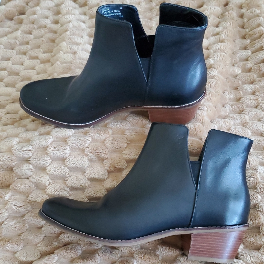 Womens Cole Haan Black Leather Ankle Booties Size 8
